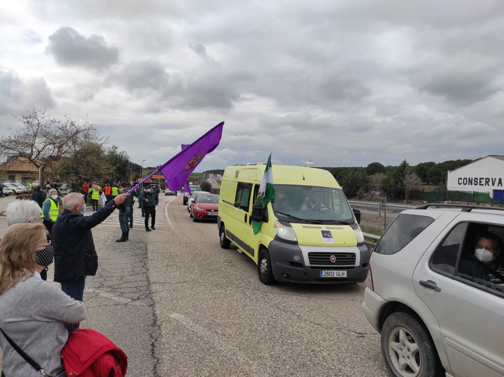 Las plataformas de la provincia convocantes expresan su malestar al no dejarles parar en Santa Elena, lo que habría cortado el tráfico en la A-4