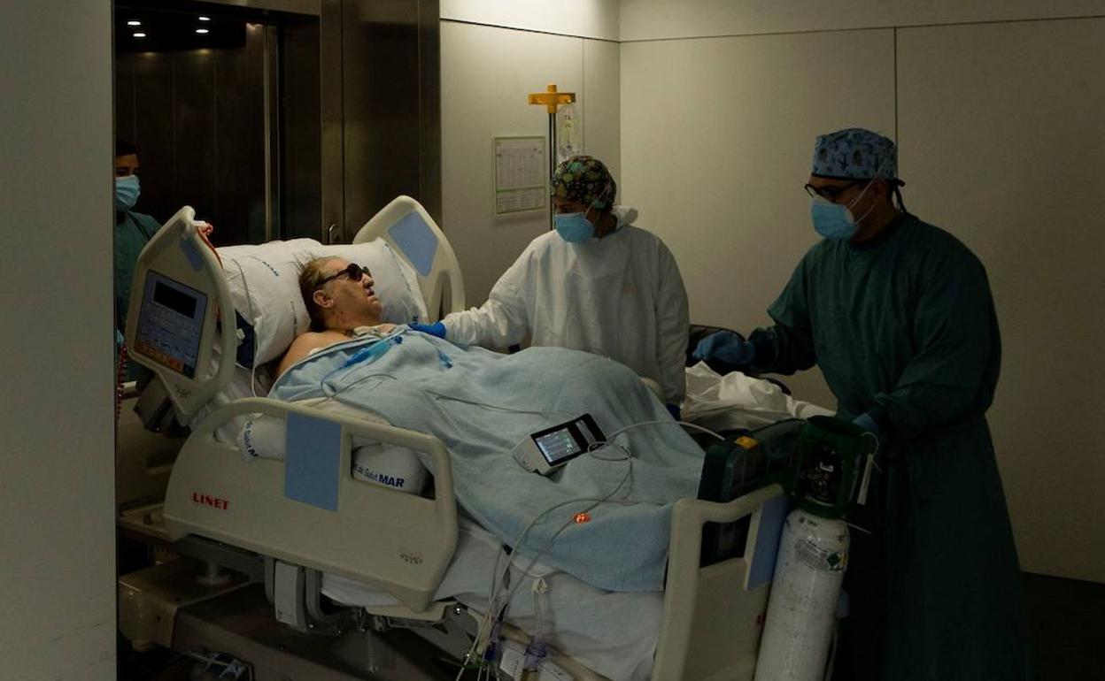 Pandemia de la covid | Detectan erecciones de cuatro horas como síntoma de haber contraído el coronavirus en mayores de 60 años