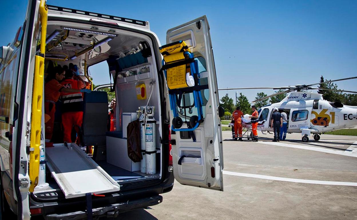 Herido un varón tras precipitarse de tres metros en un almacén de Quesada