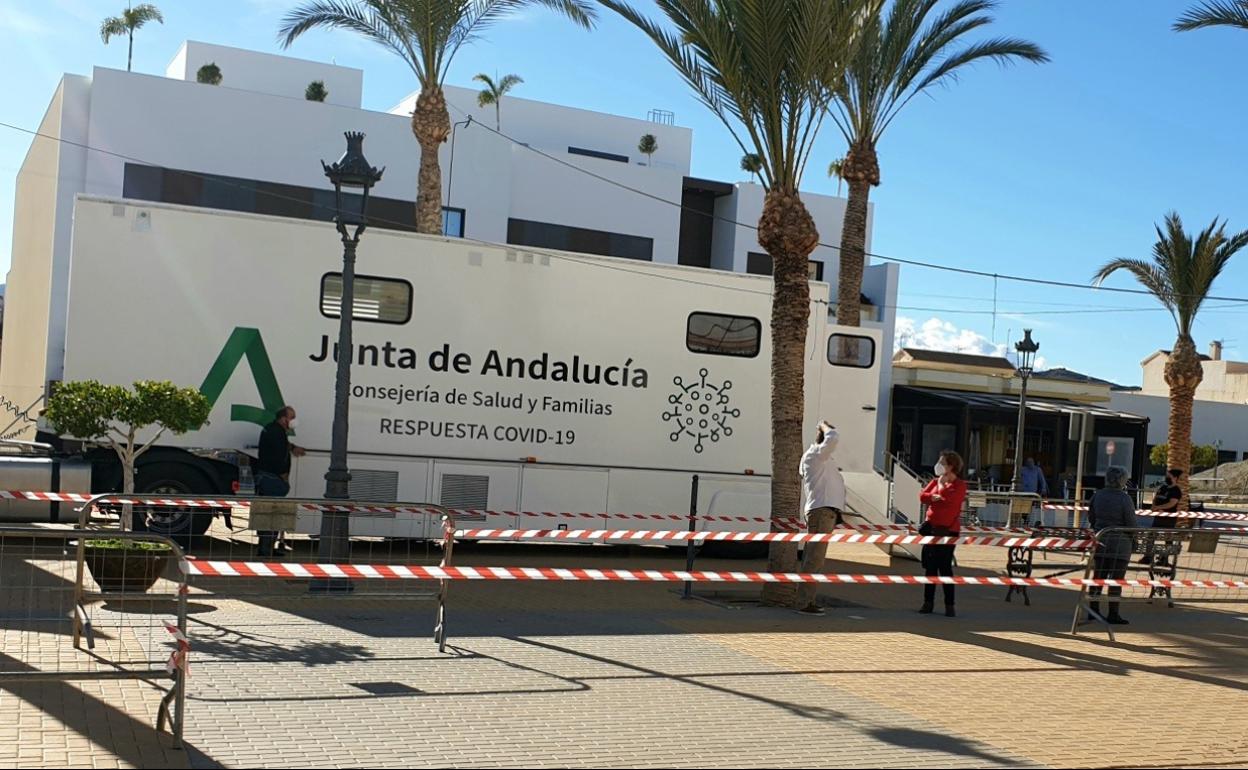 Cribado de covid realizado por Salud en Antas, uno de los municipios cerrados.
