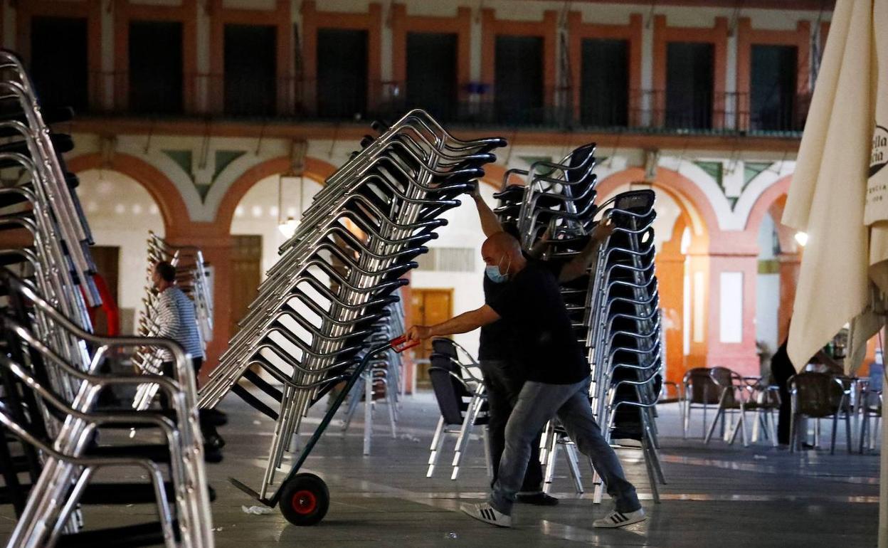 Nuevas medidas y restricciones en Andalucía | Las decisiones pendientes de  la Junta para Semana Santa