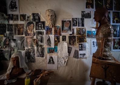 Imagen secundaria 1 - Detalles del taller de Ángel Asenjo. 