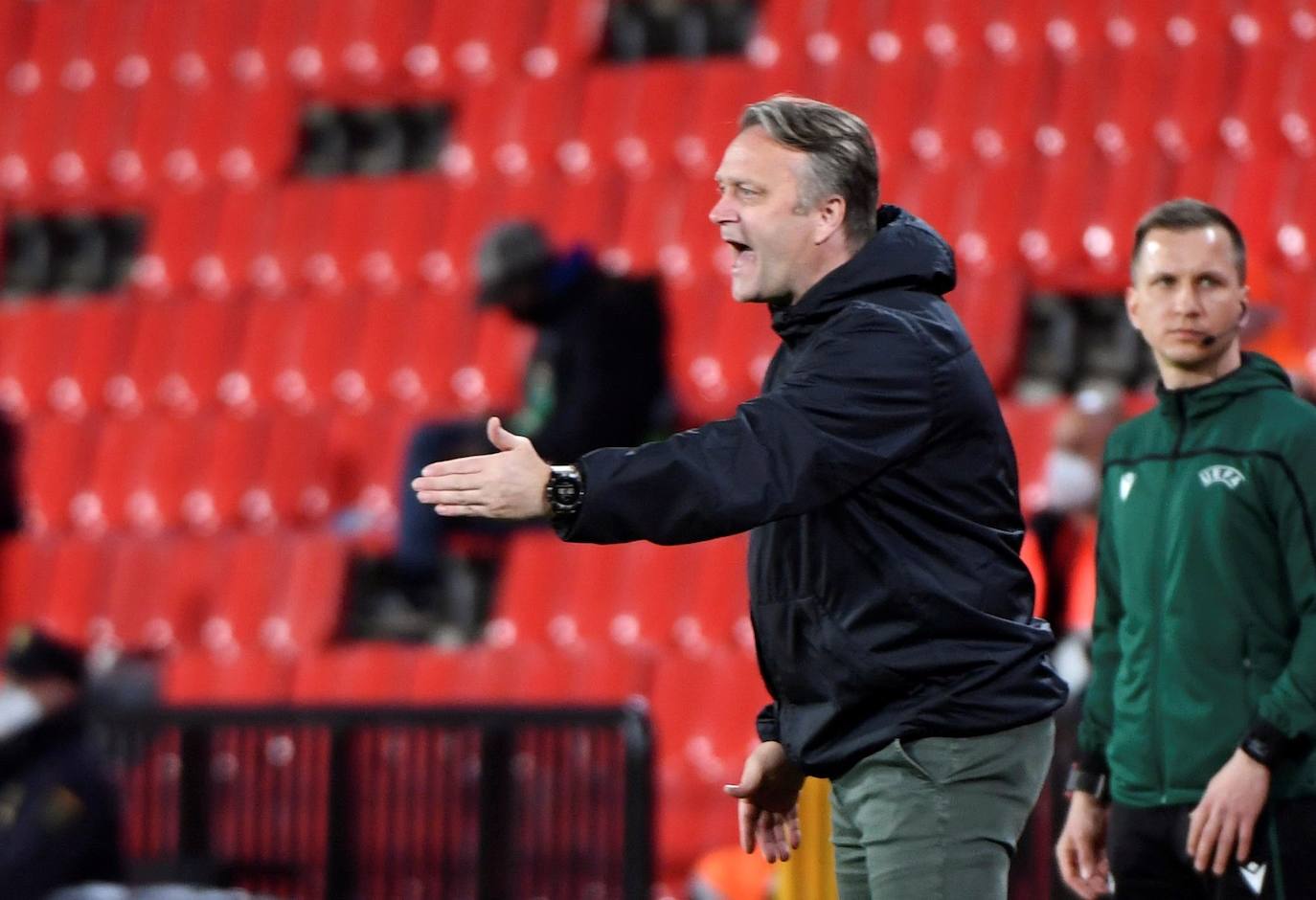 Fotos: Las mejores imágenes del partido Granada-Molde de Europa League