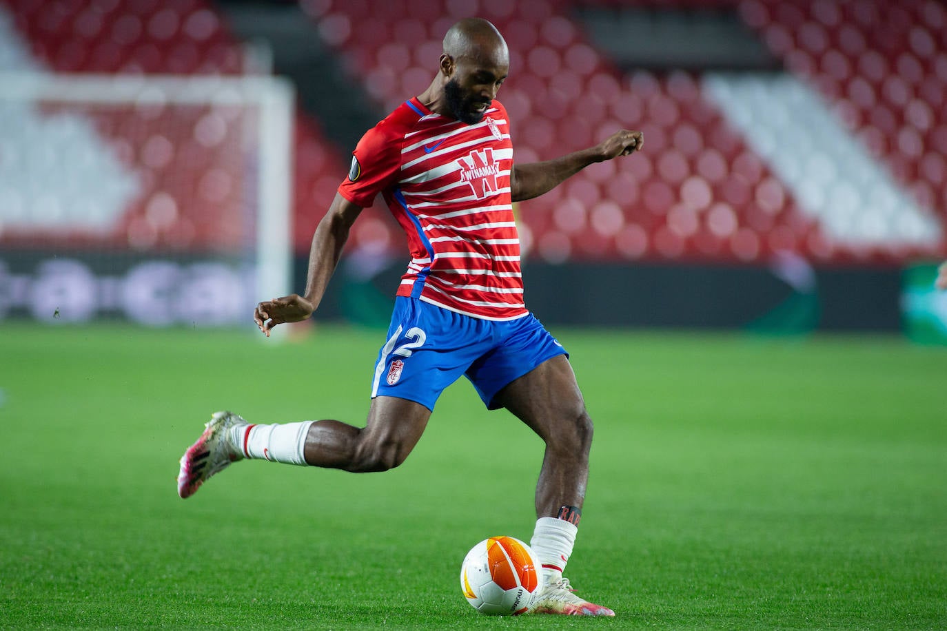 Fotos: Las mejores imágenes del partido Granada-Molde de Europa League