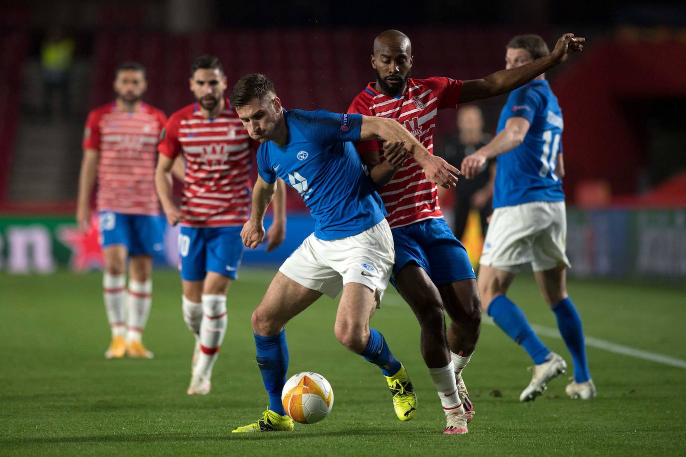 Fotos: Las mejores imágenes del partido Granada-Molde de Europa League