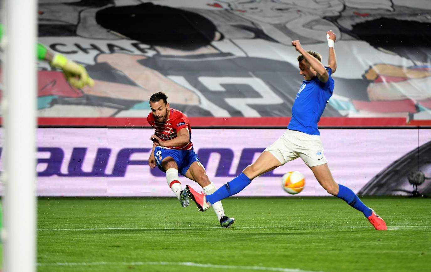 Fotos: Las mejores imágenes del partido Granada-Molde de Europa League