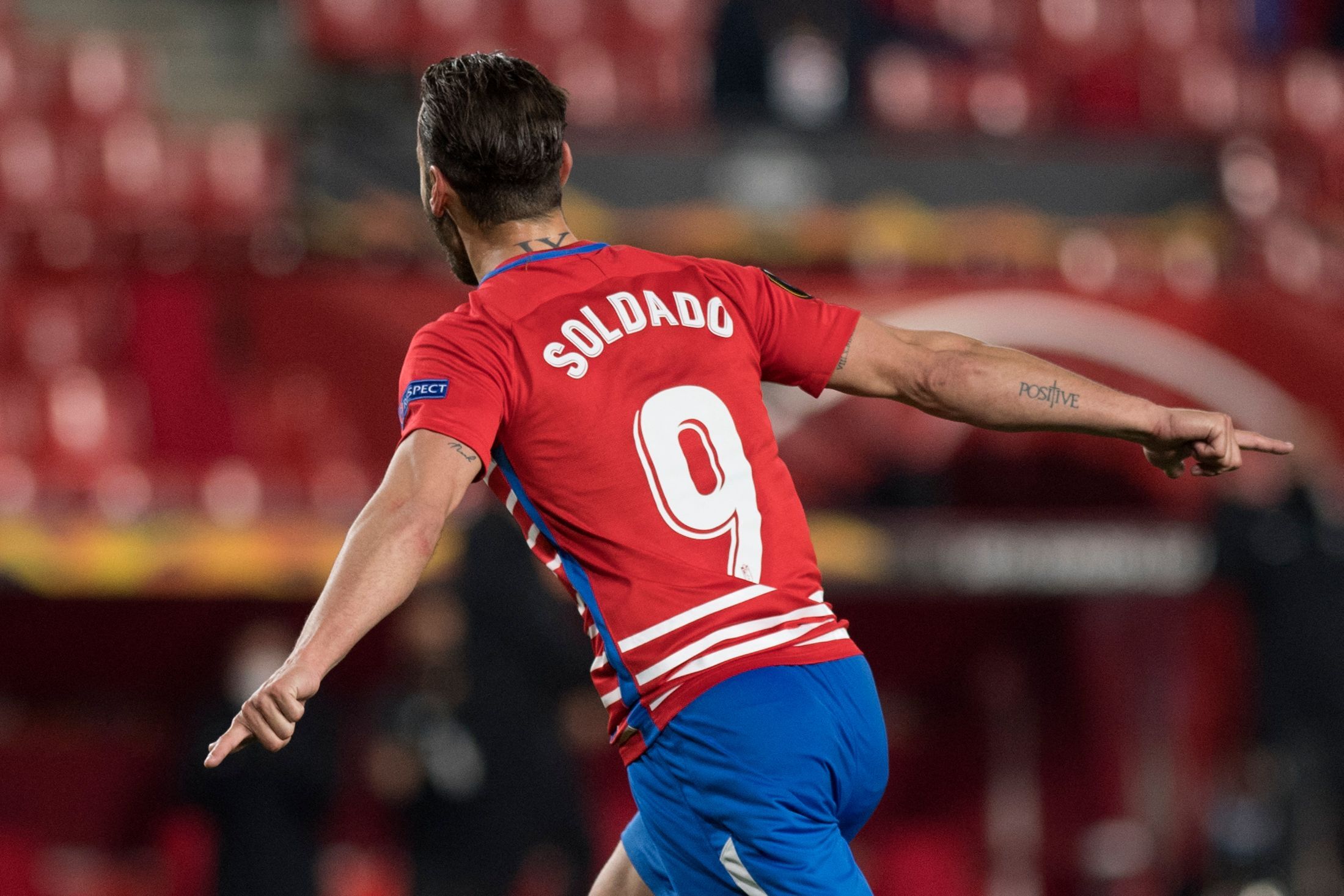 Fotos: Las mejores imágenes del partido Granada-Molde de Europa League