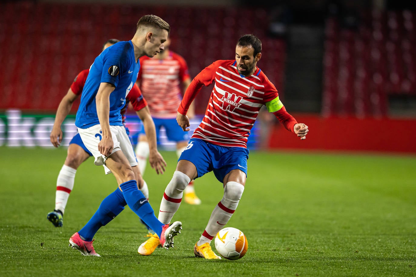 Fotos: Las mejores imágenes del partido Granada-Molde de Europa League