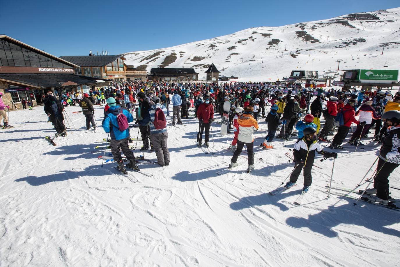 La ocupación hotelera en la estación de esquí se queda bajo mínimos entre semana en un 15% y el sábado y el domingo llega hasta un 30%