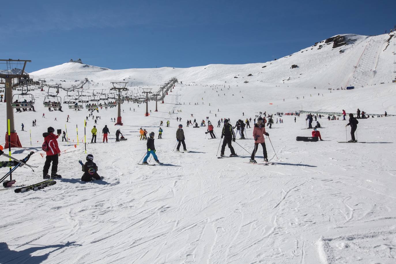 La ocupación hotelera en la estación de esquí se queda bajo mínimos entre semana en un 15% y el sábado y el domingo llega hasta un 30%