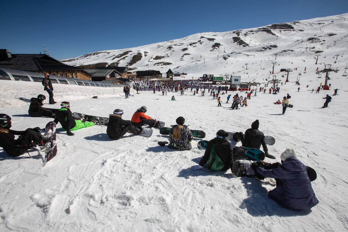 La ocupación hotelera en la estación de esquí se queda bajo mínimos entre semana en un 15% y el sábado y el domingo llega hasta un 30%