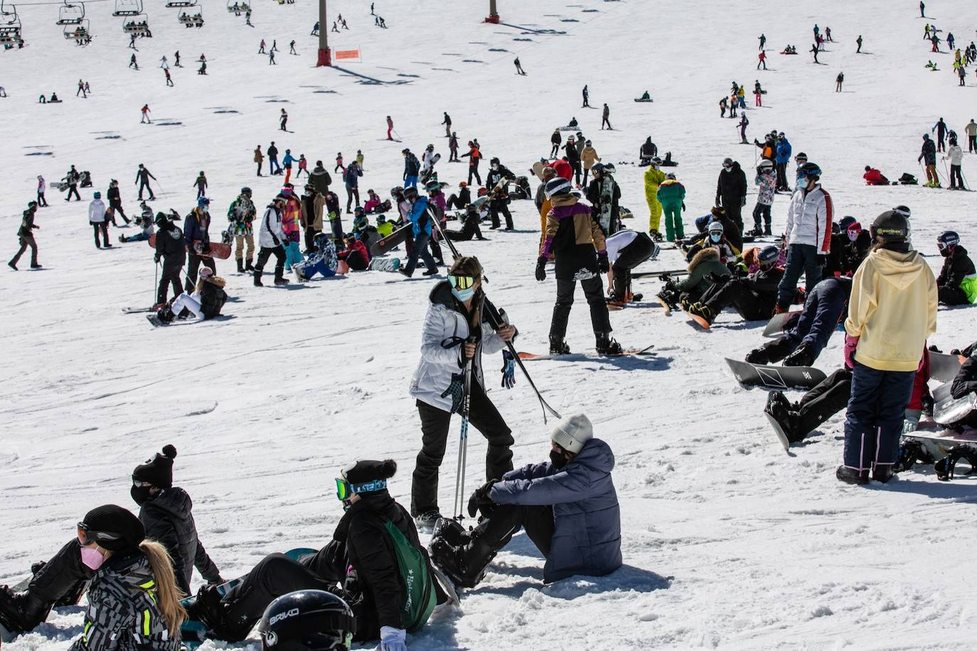 La ocupación hotelera en la estación de esquí se queda bajo mínimos entre semana en un 15% y el sábado y el domingo llega hasta un 30%