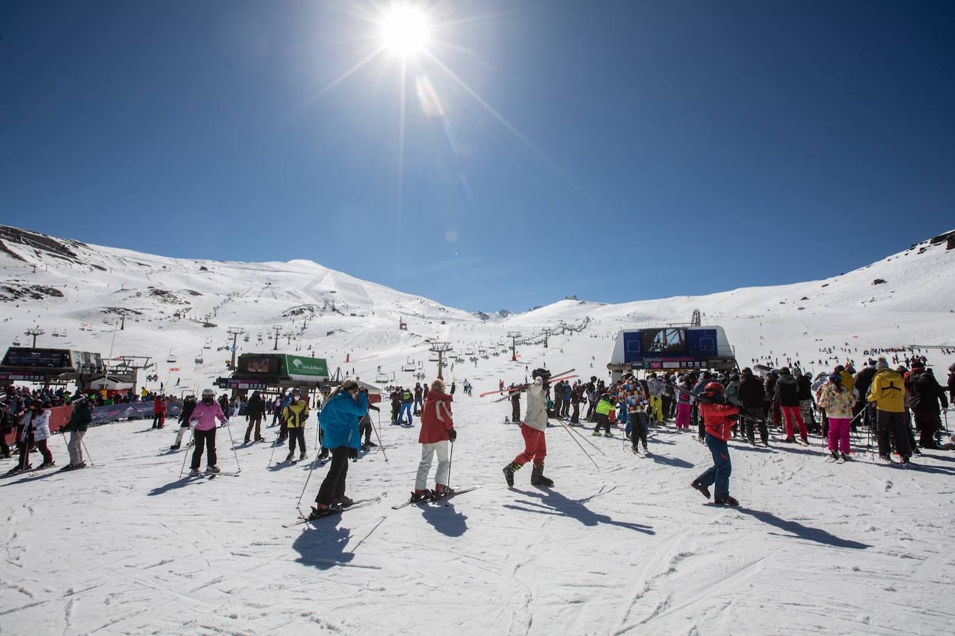 La ocupación hotelera en la estación de esquí se queda bajo mínimos entre semana en un 15% y el sábado y el domingo llega hasta un 30%
