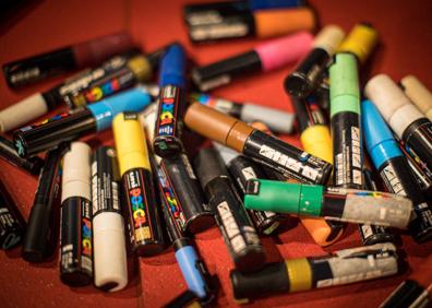 Imagen secundaria 1 - Escapar con arte: la granadina que cambió las copas por los rotuladores