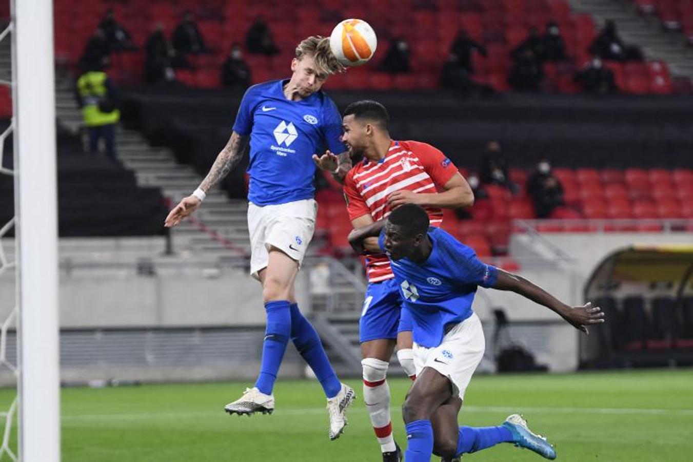 Fotos: Las mejores del Molde-Granada en el estadio Puskas de Budapest