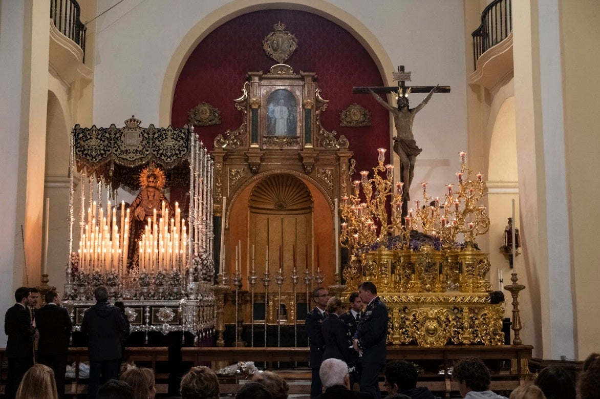 Los dos pasos de la hermandad en su templo. 