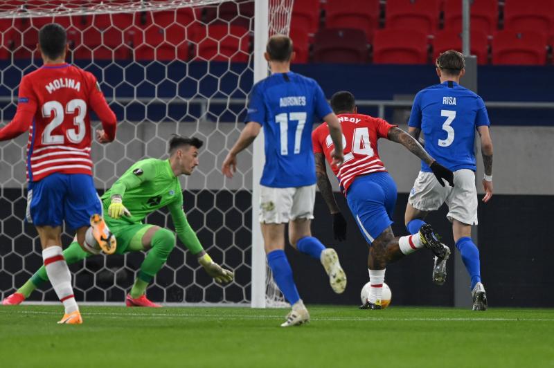 Fotos: Las mejores del Molde-Granada en el estadio Puskas de Budapest