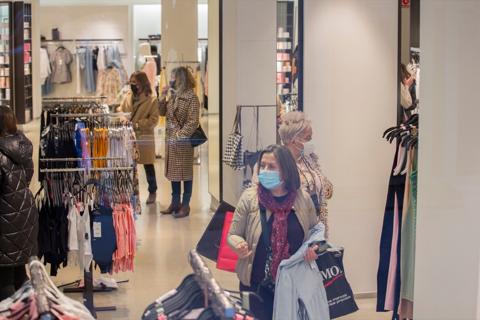 Las calles del centro, muy concurridas con los nuevos horarios comerciales y de hostelería.