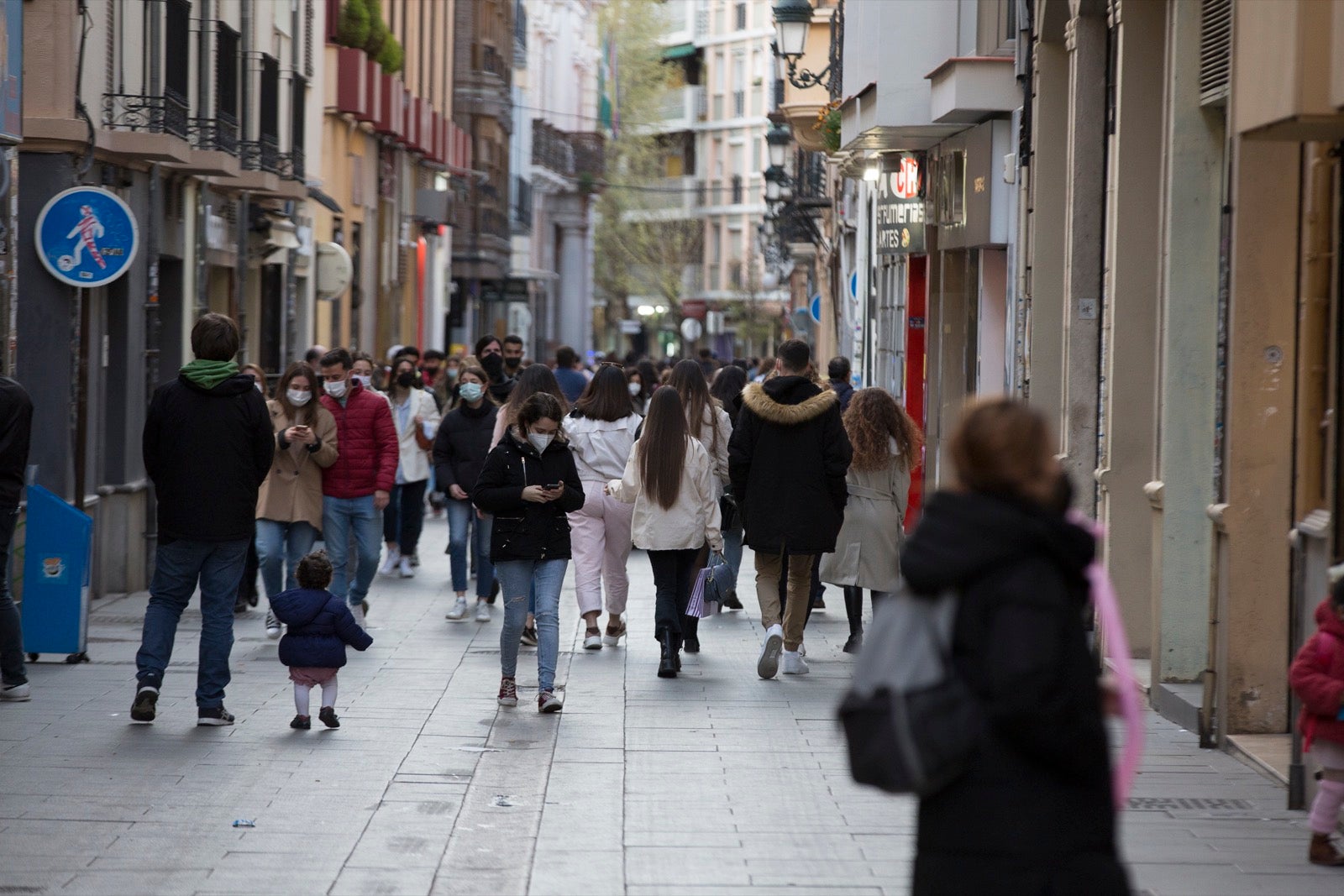 Las calles del centro, muy concurridas con los nuevos horarios comerciales y de hostelería.
