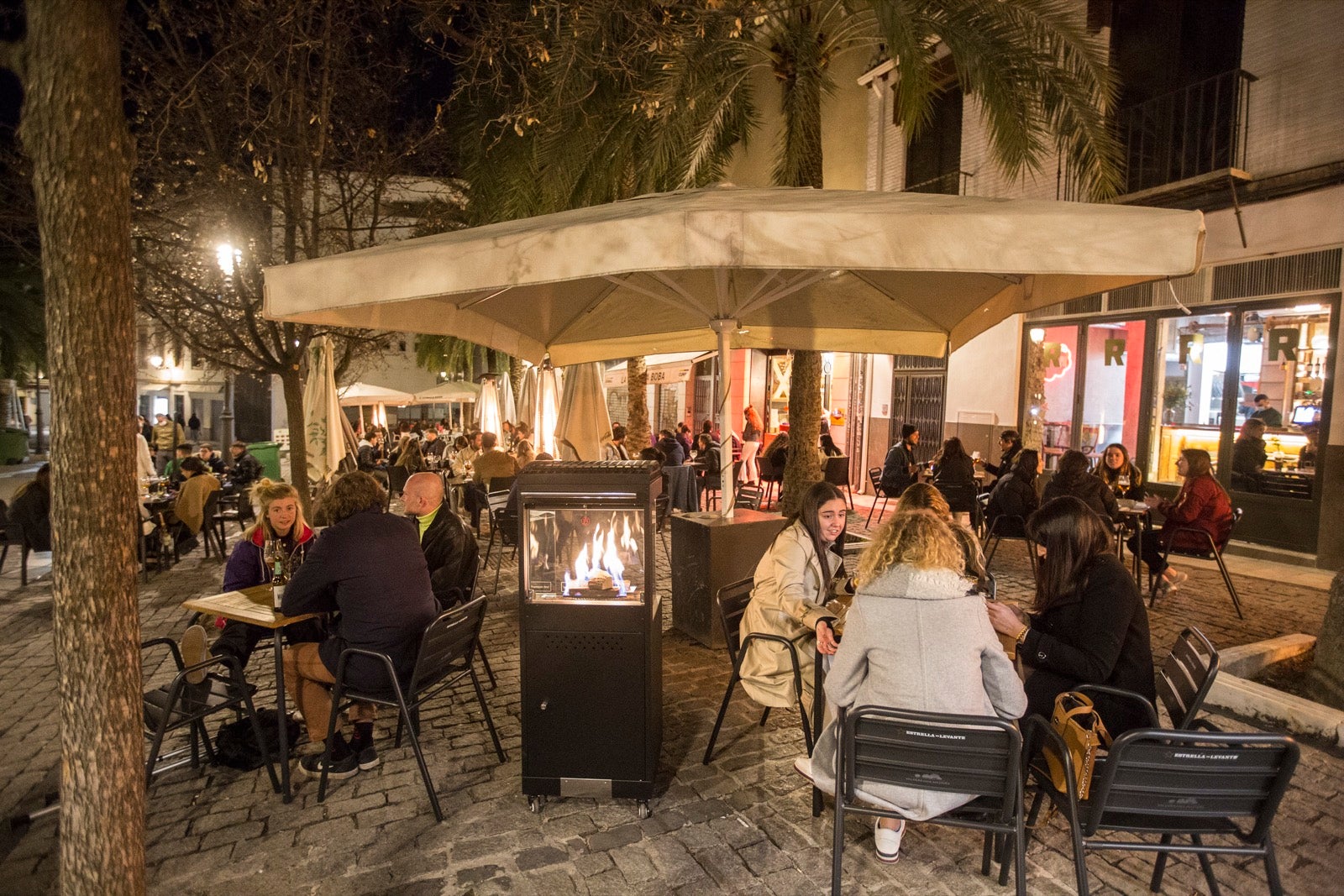Las calles del centro, muy concurridas con los nuevos horarios comerciales y de hostelería.
