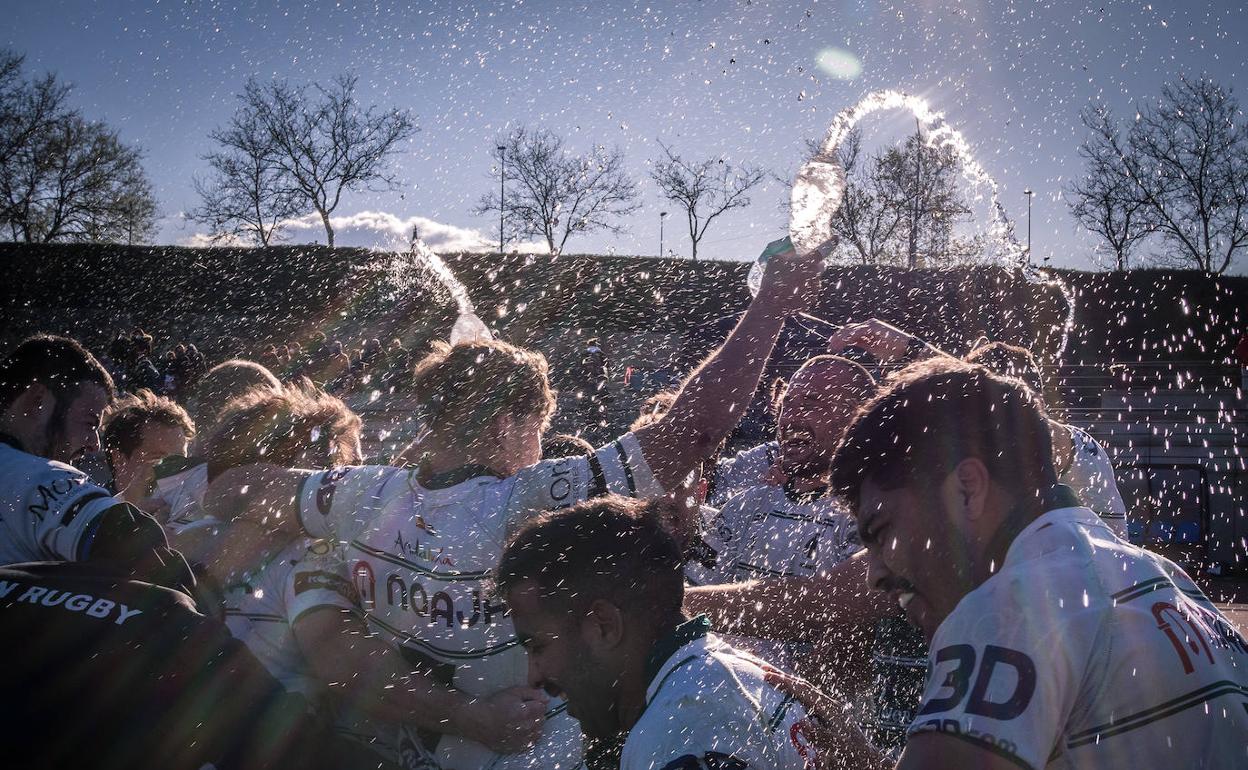 Los jugadores de Jaén Rugby celebraron el triunfo. 