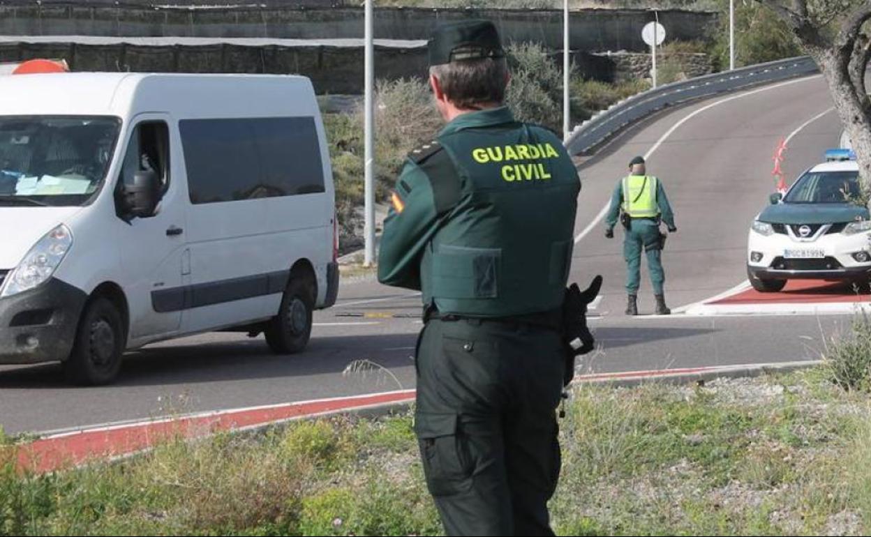 Nuevas medidas y restricciones en Andalucía | La Junta desvela cómo controlará la movilidad entre provincias andaluzas en Semana Santa
