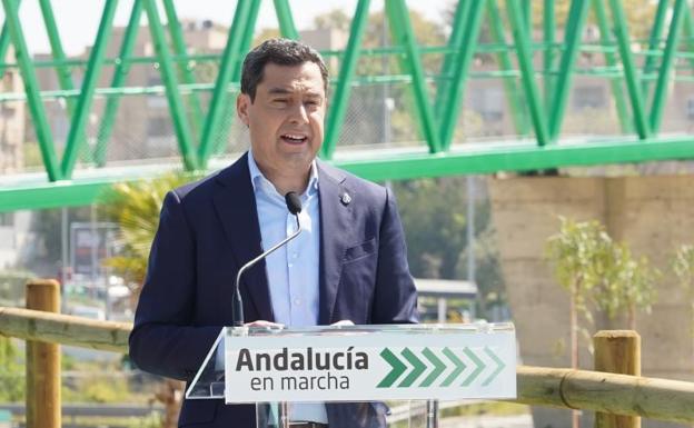 Moreno rechaza adelantar el cierre de bares y el toque de queda en Andalucía pero advierte que «todo se puede estudiar»