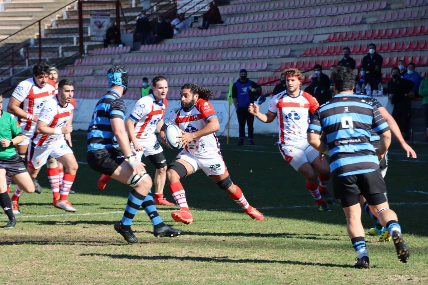 Lucas Melián intenta el avance en el último partido disputado frente a Industriales esta temporada.