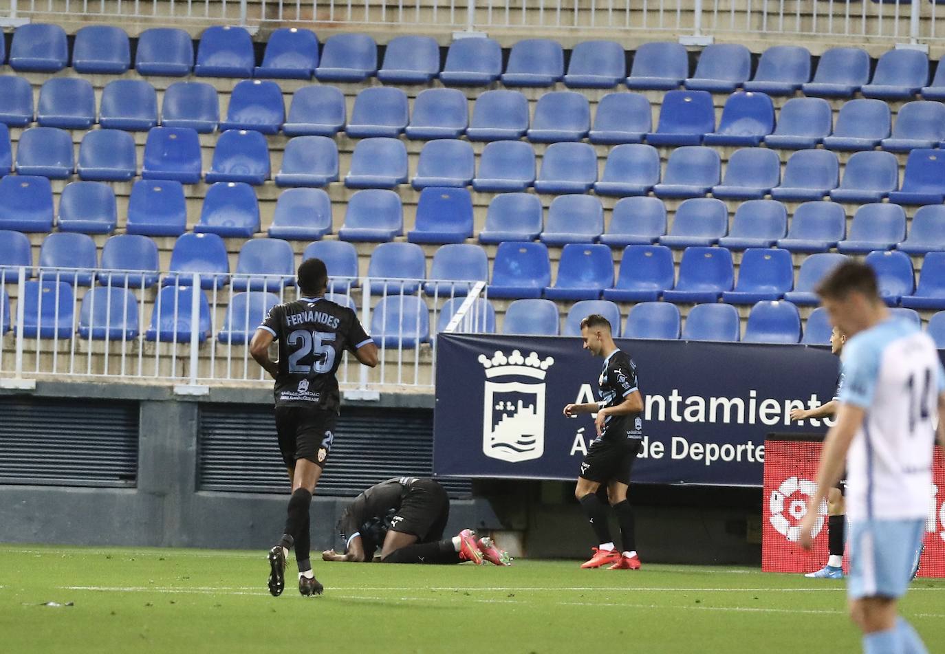 Fotos: Las mejores imágenes del triunfo del Almería en Málaga