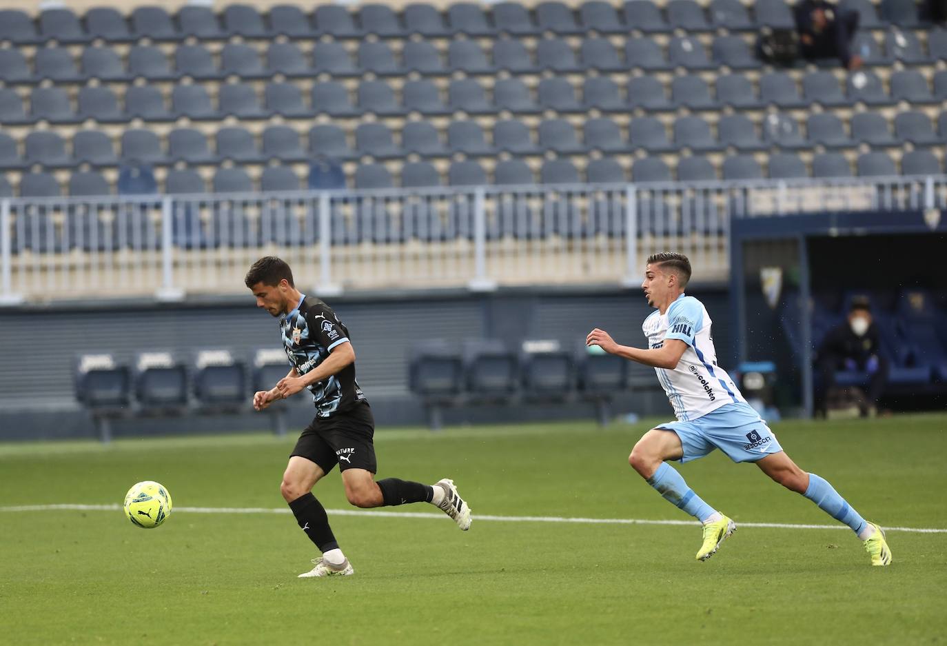 Fotos: Las mejores imágenes del triunfo del Almería en Málaga