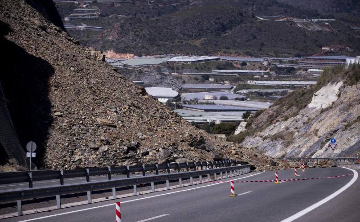 Carchuna pide que se agilicen los trabajos para que la A-7 esté lista antes de verano