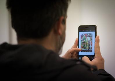 Imagen secundaria 1 - La exposición recoge carteles desde mediados del siglo XIX hasta los años ochenta. 