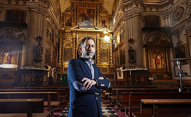 El jesuita ha desvelado el secreto del programa iconográfico de la iglesia.