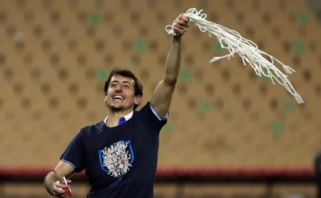 Mikel Oyarzabal celebra el triunfo de la Real Sociedad en la final de la Copa del Rey. 