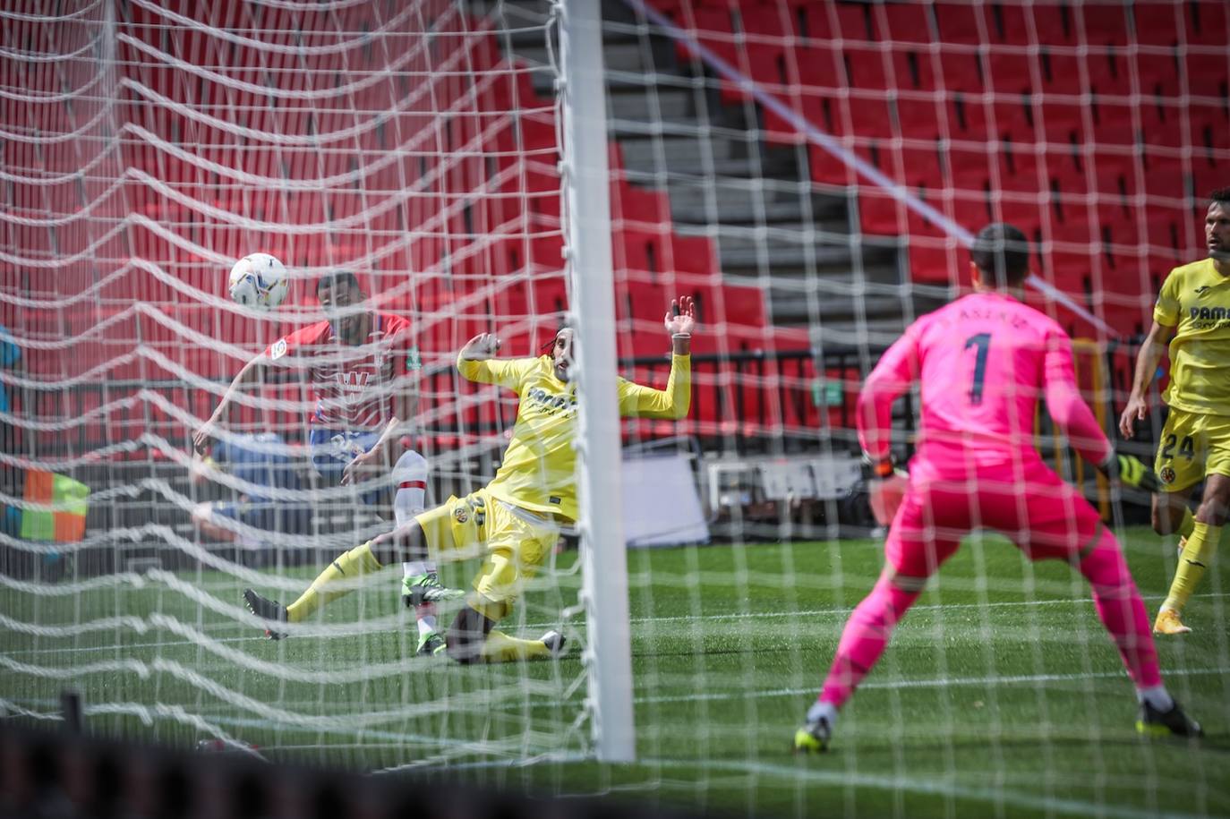 Fotos: Las mejores imágenes del Granada - Villarreal