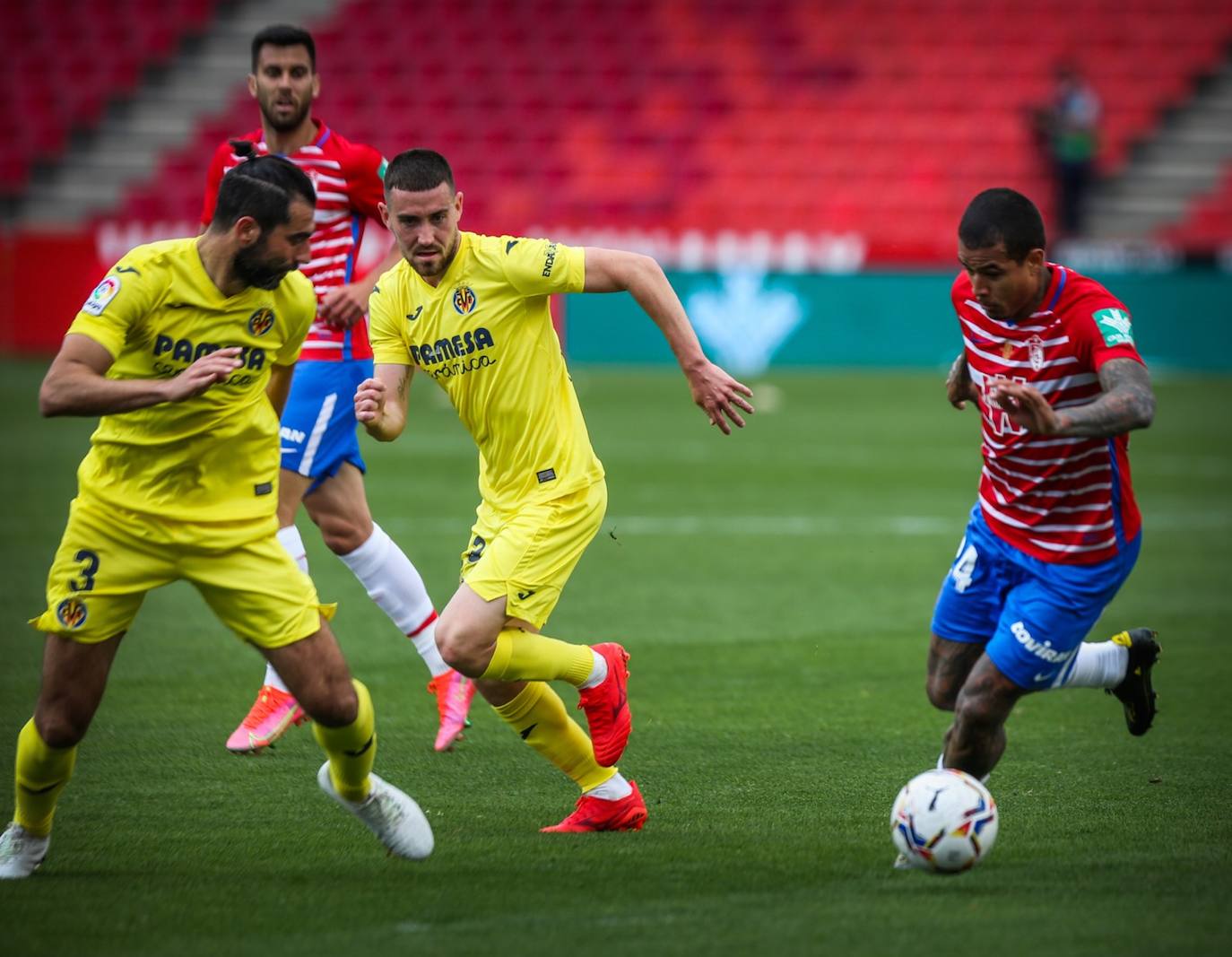 Fotos: Las mejores imágenes del Granada - Villarreal