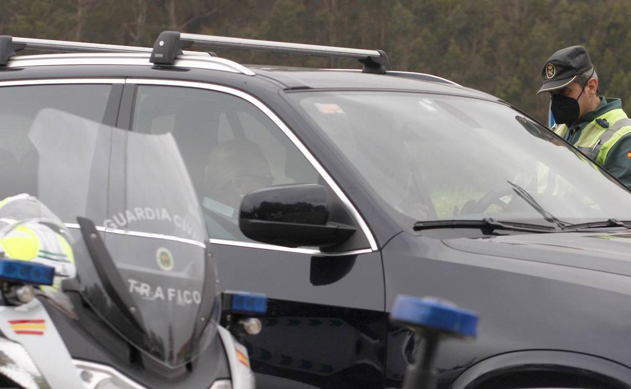 Los controles para restringir la movilidad no redundaron en una bajada de la siniestralidad en las carreteras durante la Semana Santa.