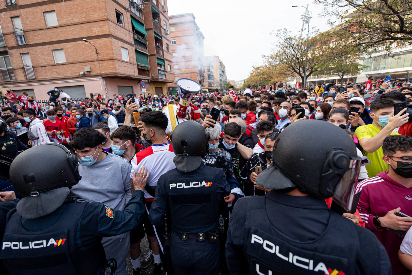 Fotos: El ambiente previo al Granada-Manchester United en el Nuevo Los Cármenes