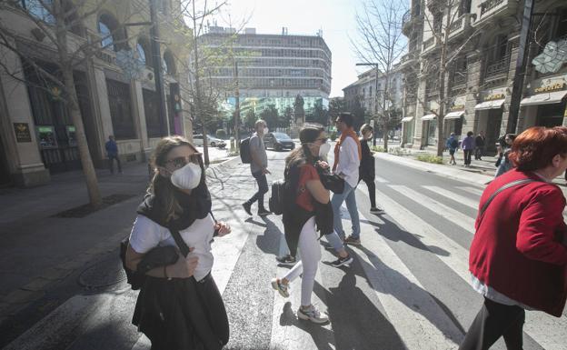 La tasa de contagios se dispara en Granada capital y provincia en un solo día