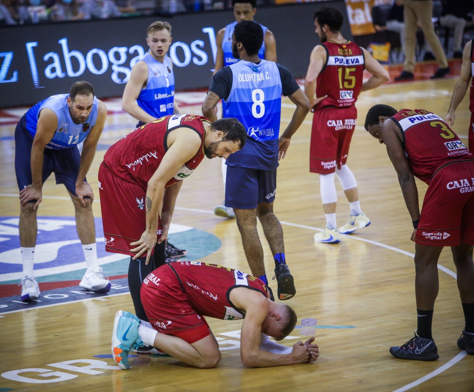 Fotos: Las mejores imágenes del Covirán-Oviedo