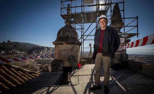 Pedro Salmerón en las cubiertas de la Catedral. 
