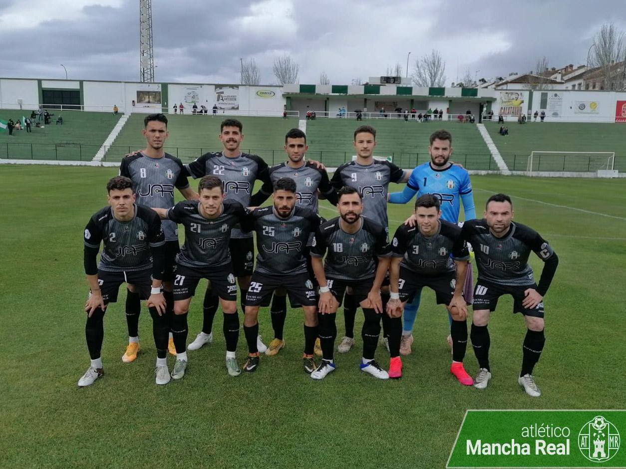Once inicial del Mancha Real que saltó al terreno de juego en Antequra. 