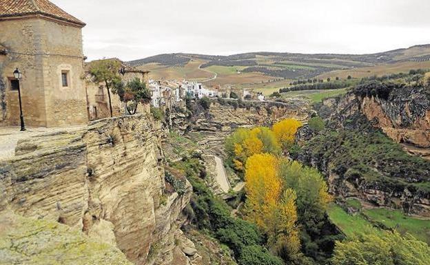 Alhama de Granada revive su pesadilla: «Estamos perdiendo a muchos vecinos por la maldita pandemia»