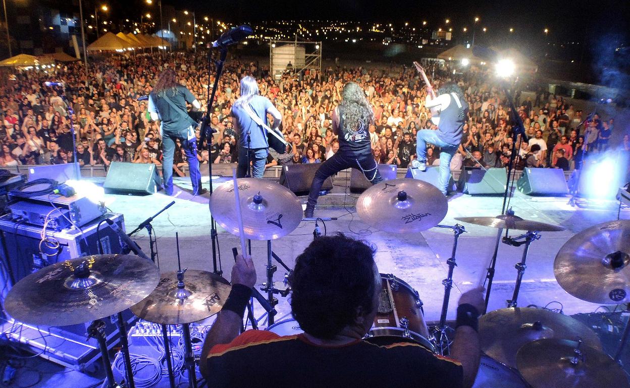 Azrael, en concierto.