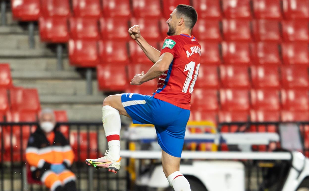 Puertas celebra su gol. 