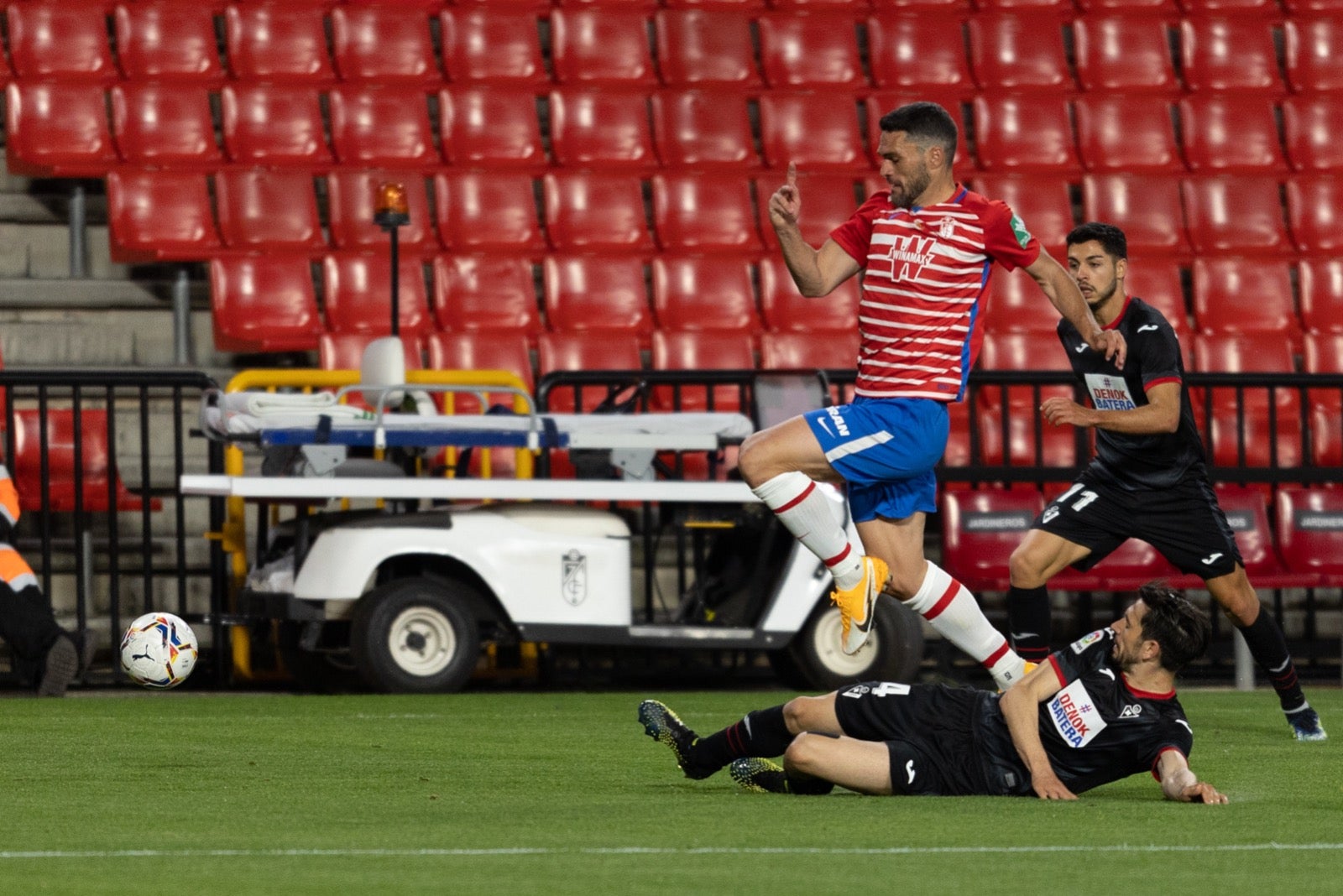 Fotos: Las mejores imágenes del Granada-Éibar