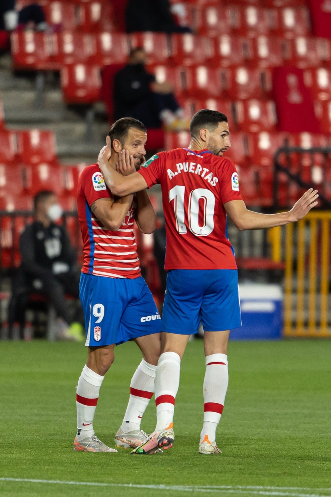 Fotos: Las mejores imágenes del Granada-Éibar
