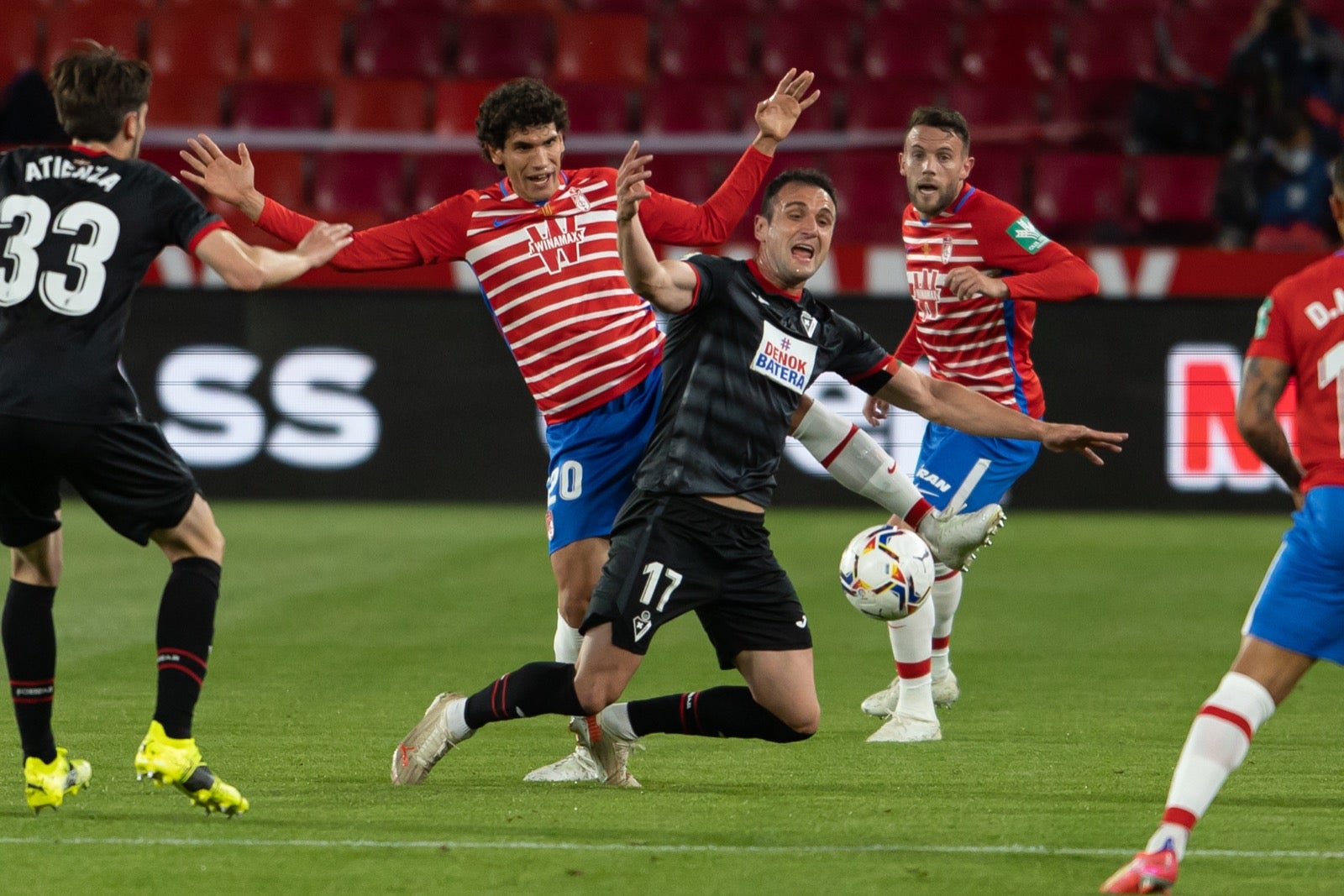 Fotos: Las mejores imágenes del Granada-Éibar