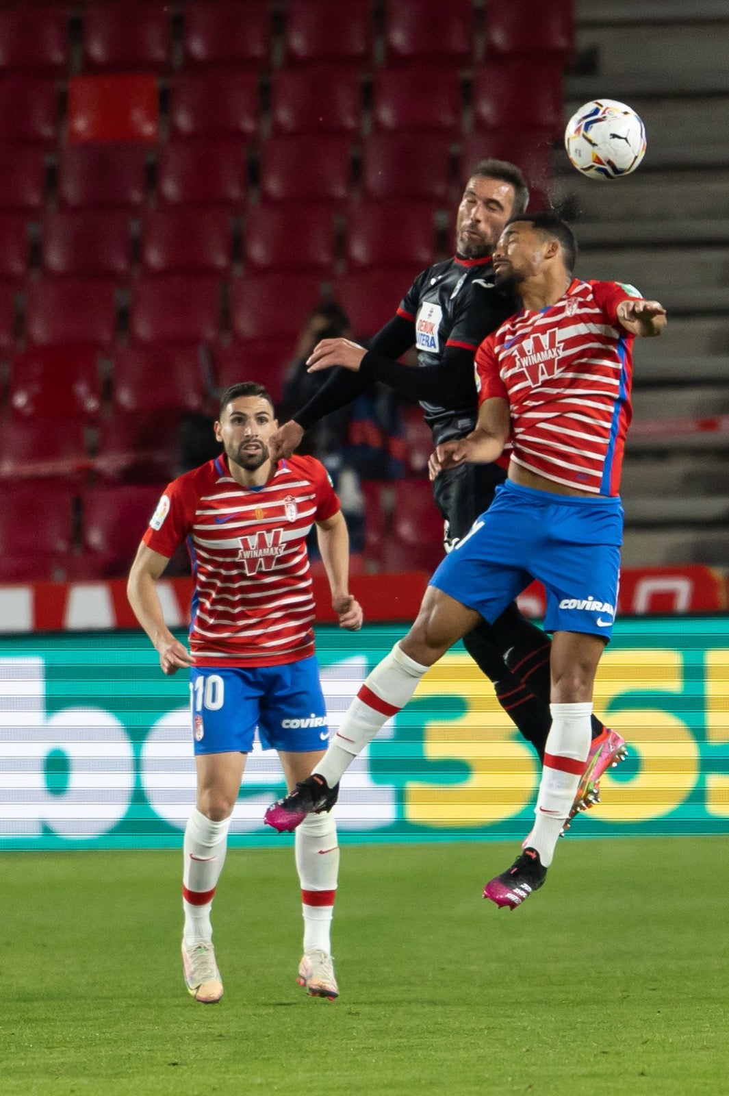 Fotos: Las mejores imágenes del Granada-Éibar