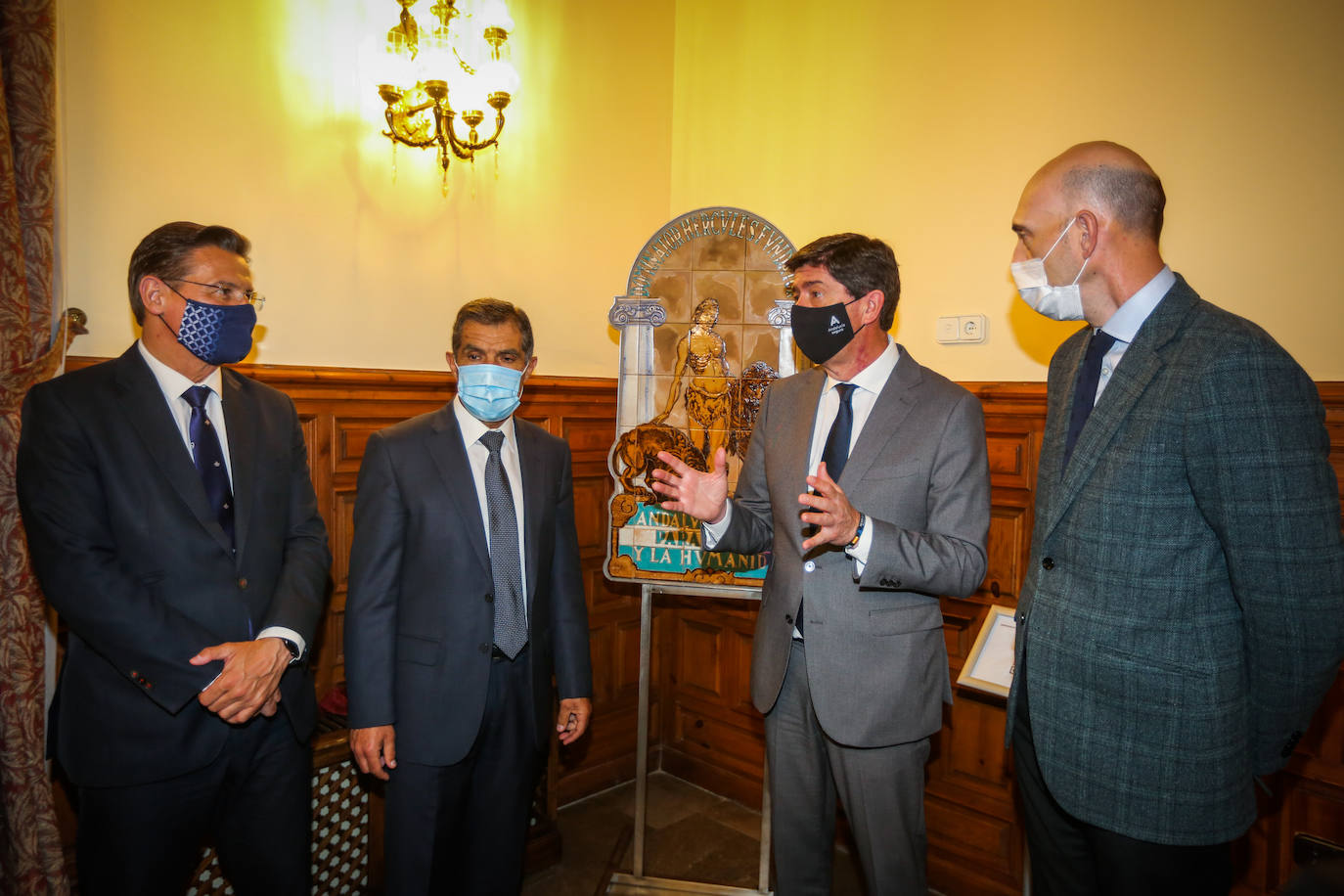 El escudo entregado al TSJA es una réplica del de la casa de Blas Infante. 